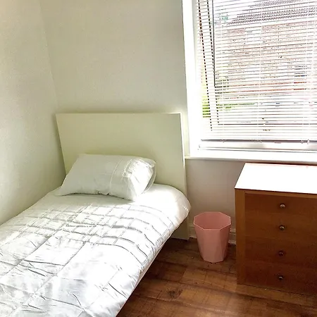 The Washington Sleeps 10 People Park 4 Cars *