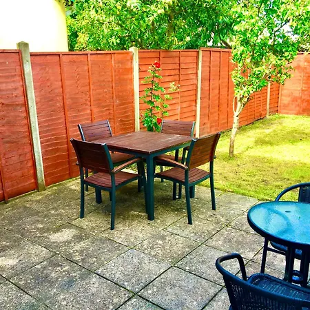 The Washington Sleeps 10 People Park 4 Cars