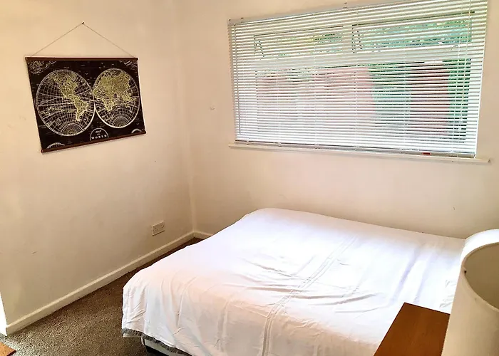 The Washington Sleeps 10 People Park 4 Cars