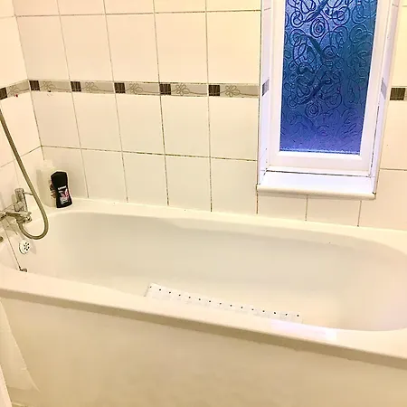 The Washington Sleeps 10 People Park 4 Cars * Bristol