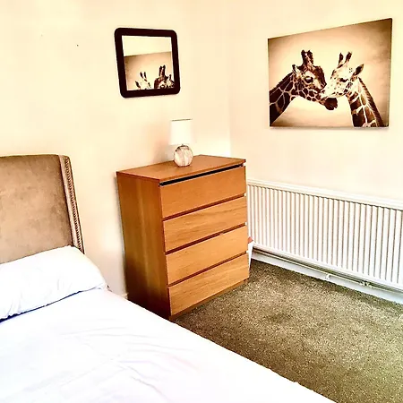 The Washington Sleeps 10 People Park 4 Cars Tatil Evi Bristol