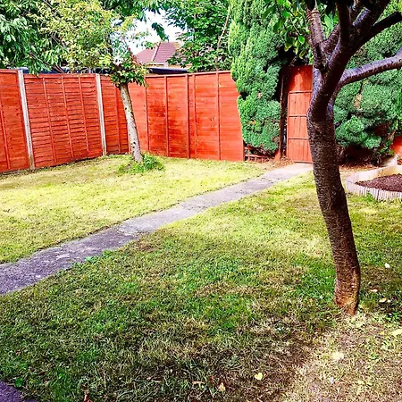 The Washington Sleeps 10 People Park 4 Cars * Bristol