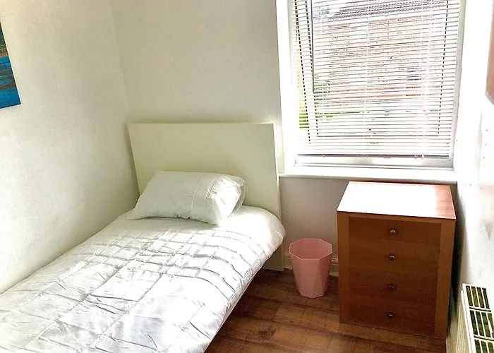 The Washington Sleeps 10 People Park 4 Cars *