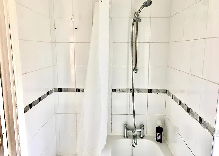 The Washington Sleeps 10 People Park 4 Cars בריסטול