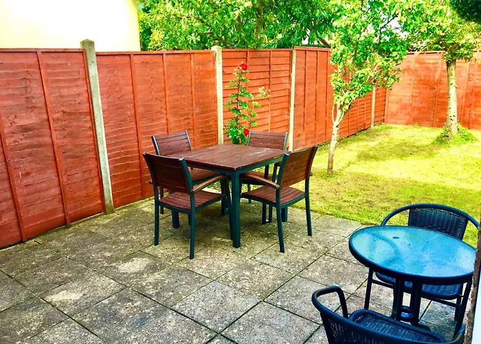 The Washington Sleeps 10 People Park 4 Cars