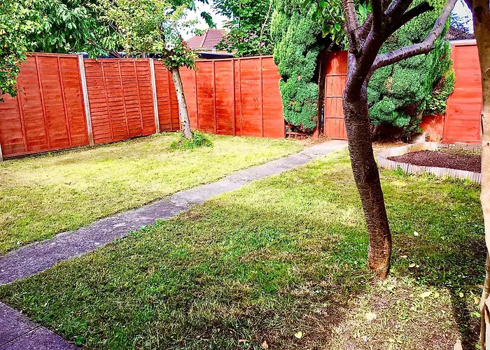 The Washington Sleeps 10 People Park 4 Cars * Bristol